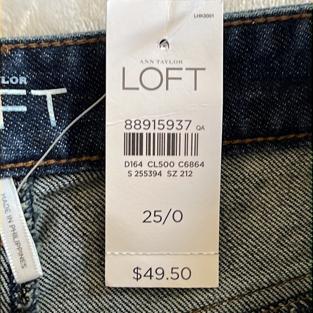 LOFT ROLLUP DENIM SHORTS - Picture 14 of 16